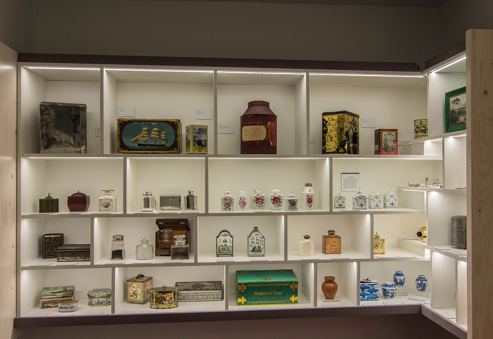 Teemuseum Norden - Teedosen aus vielen Ländern
